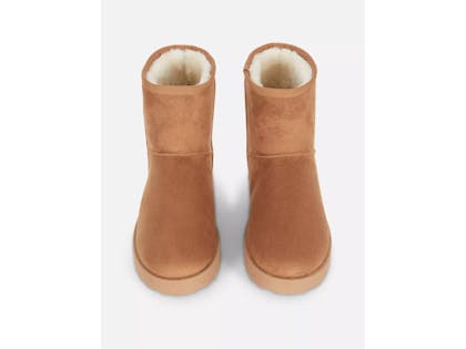 Shoppers race to Primark for 7 Ugg boot dupe s that ll save you